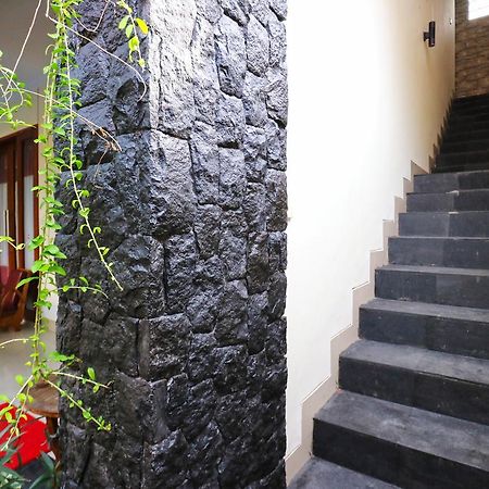 D'Astri Guesthouse Sanur Redpartner Denpasa Buitenkant foto
