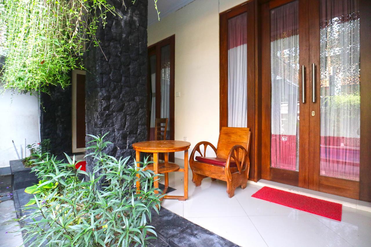 D'Astri Guesthouse Sanur Redpartner Denpasa Buitenkant foto